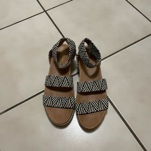 Catherine by Catherine malandrino sandals size 8.5